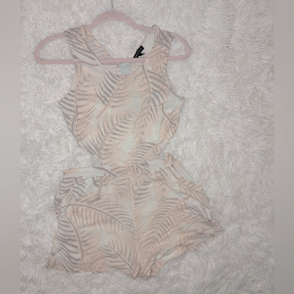 Kendall and Kylie romper size Large
